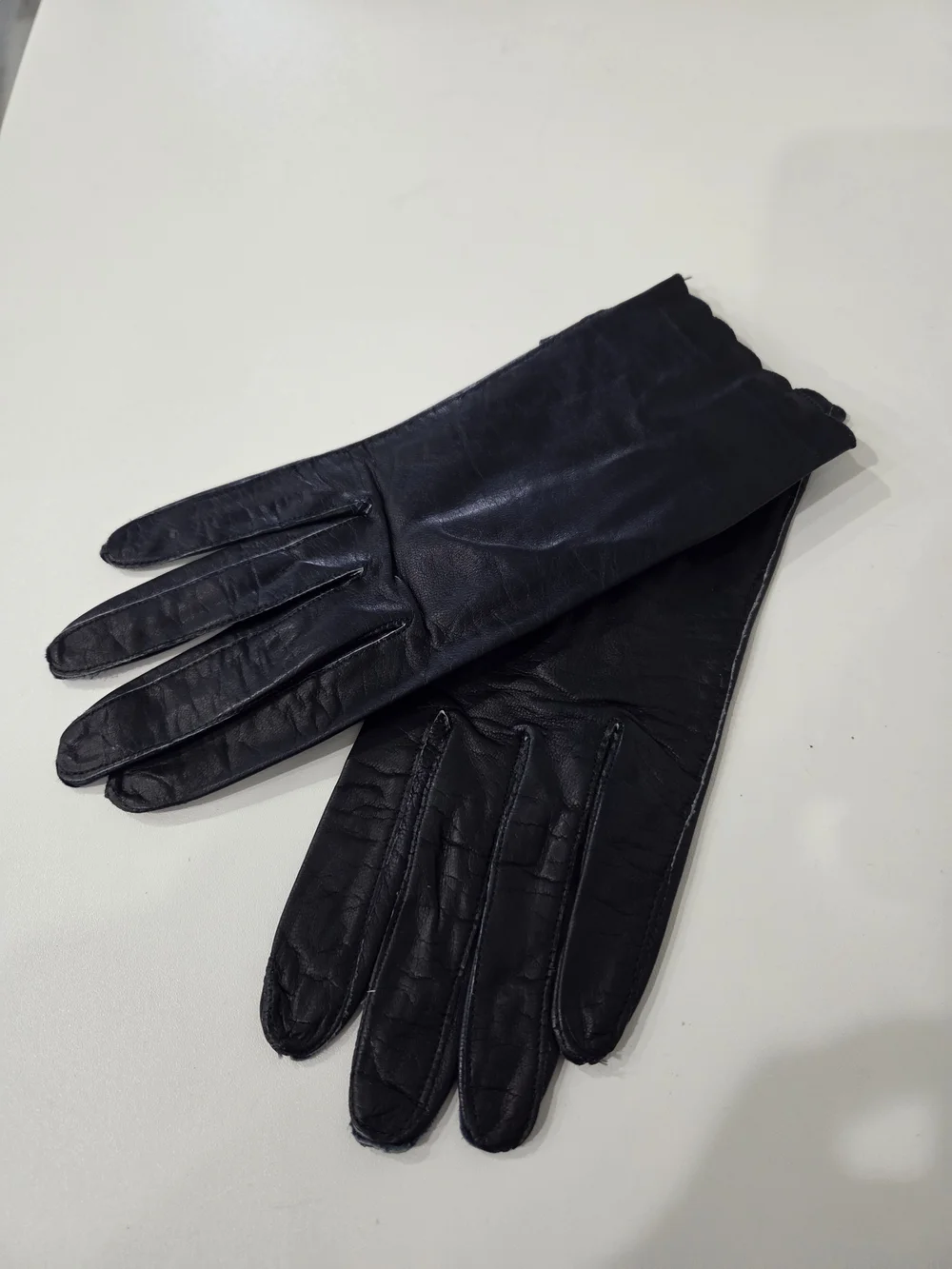 ALEXETTE BACMO Vintage Navy Leather Gloves - Elegant Winter Accessory